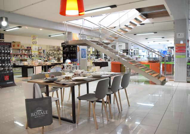 attrezzature ristorazione nello showroom